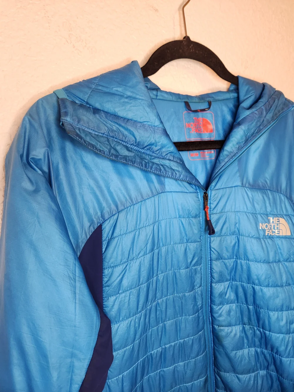 The North Face Men's Summit Series Jacket Size M Electric blue